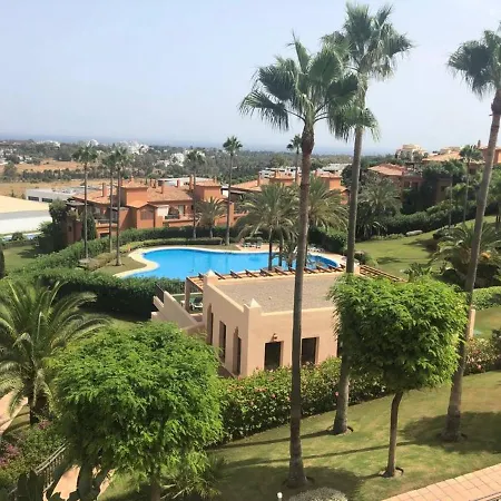 Beautiful Flat Near Golf Courses With Sea Views * Estepona