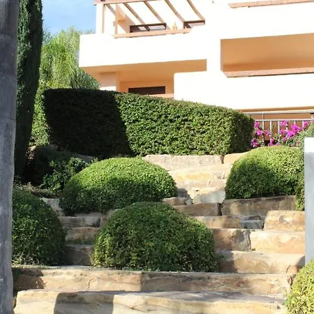Beautiful Flat Near Golf Courses With Sea Views Estepona